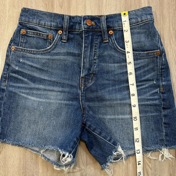 Madewell High Rise Denim Cutoff Shorts Raw Hem Distressed Wash Summer Size 24 - Picture 5 of 9